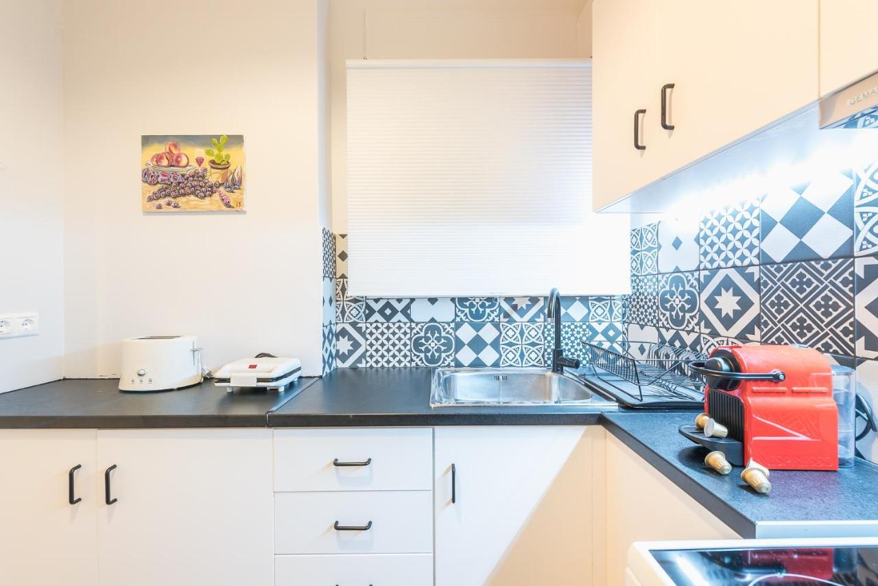 Gorgeous & Modern At Ampelokipi Metro Station By Greece Apartments Athens Luaran gambar